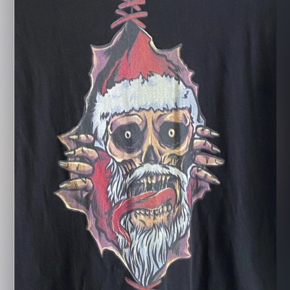 Zombie skull Santa T-shirt - Picture 1 of 3